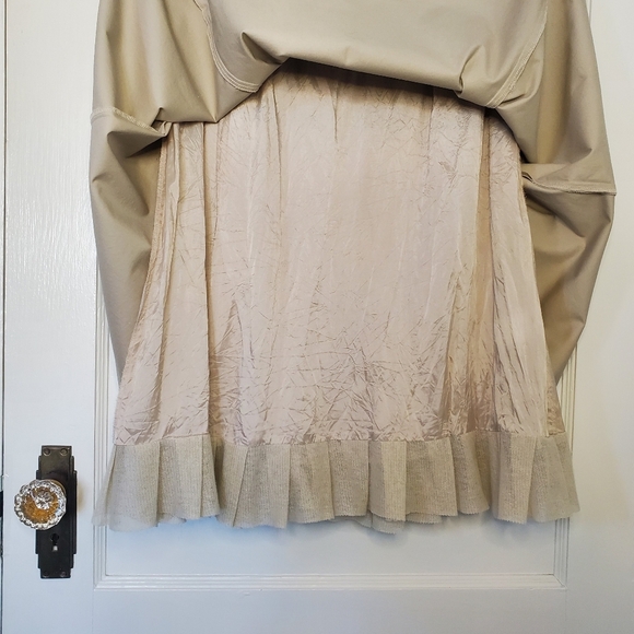 Tristan & Iseut Box-Pleated Skirt – Size 8 – Khaki - Picture 5 of 7